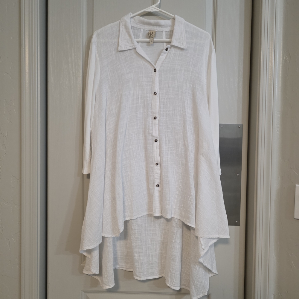 XCVI White Button-Front High-Low Tunic